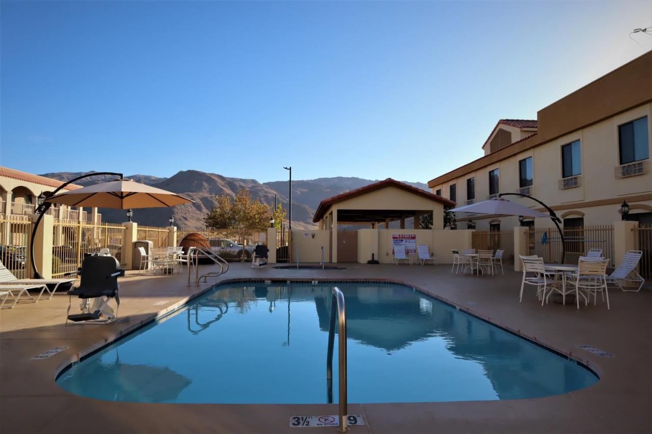 Oasis Inn And Suites Joshua Tree -29 Palms ทเวนตีไนน์พาล์มส์ ภายนอก รูปภาพ