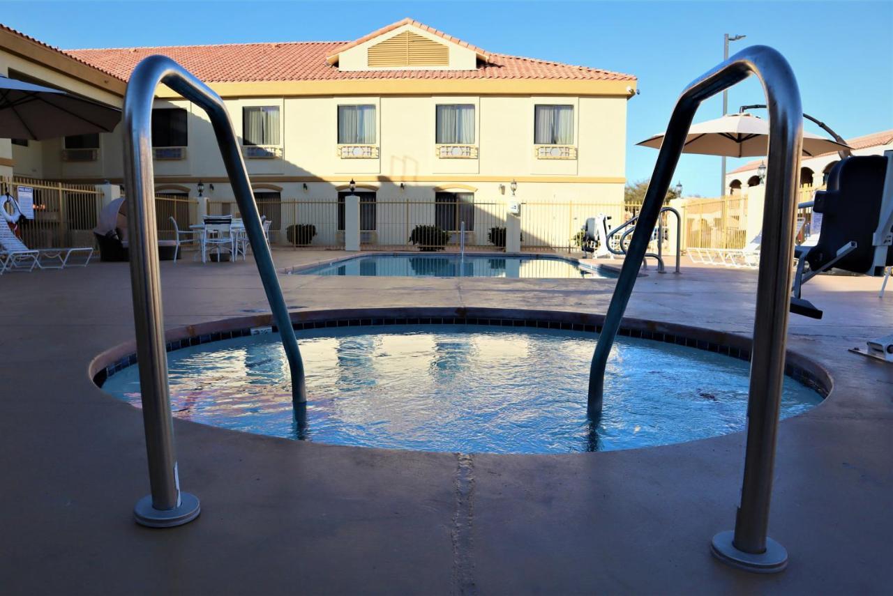 Oasis Inn And Suites 29 Palms Hotel Joshua Tree National Park ทเวนตีไนน์พาล์มส์ ภายนอก รูปภาพ
