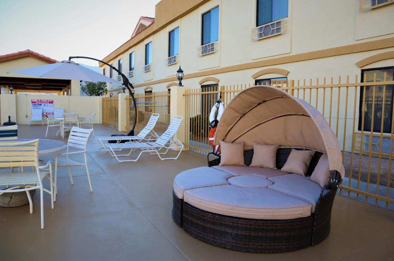 Oasis Inn And Suites 29 Palms Hotel Joshua Tree National Park ทเวนตีไนน์พาล์มส์ ภายนอก รูปภาพ