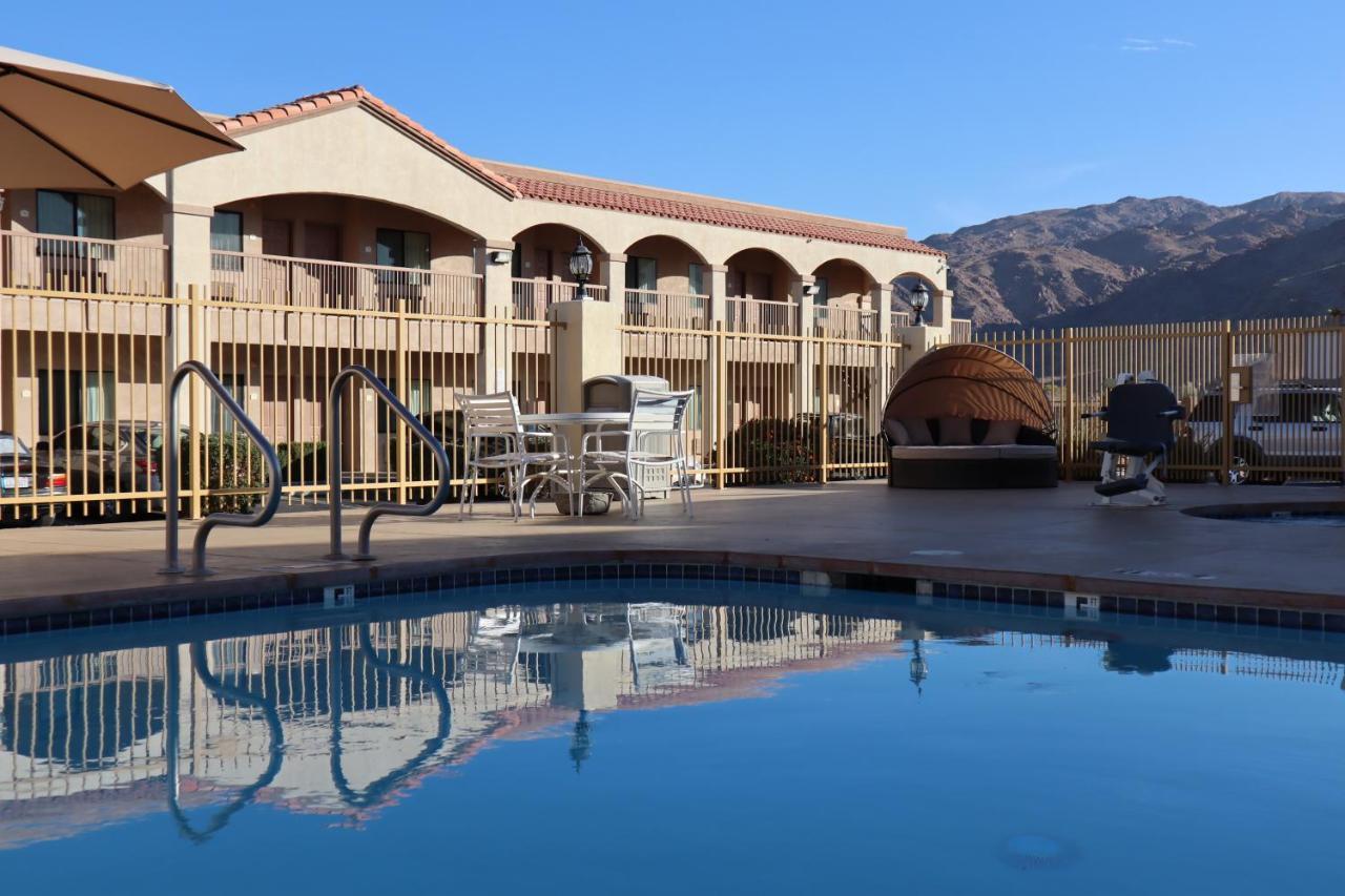 Oasis Inn And Suites Joshua Tree -29 Palms ทเวนตีไนน์พาล์มส์ ภายนอก รูปภาพ