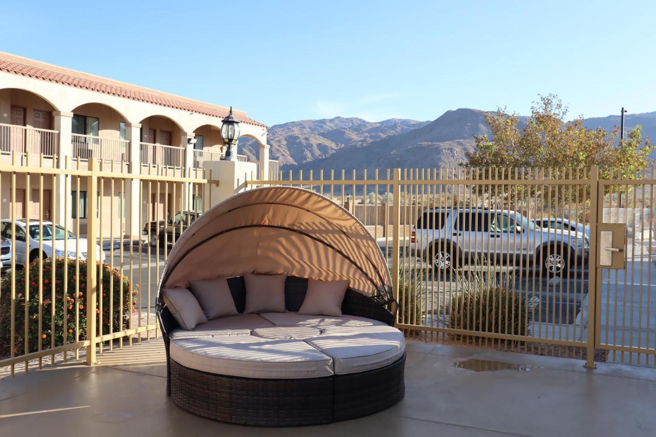 Oasis Inn And Suites 29 Palms Hotel Joshua Tree National Park ทเวนตีไนน์พาล์มส์ ภายนอก รูปภาพ